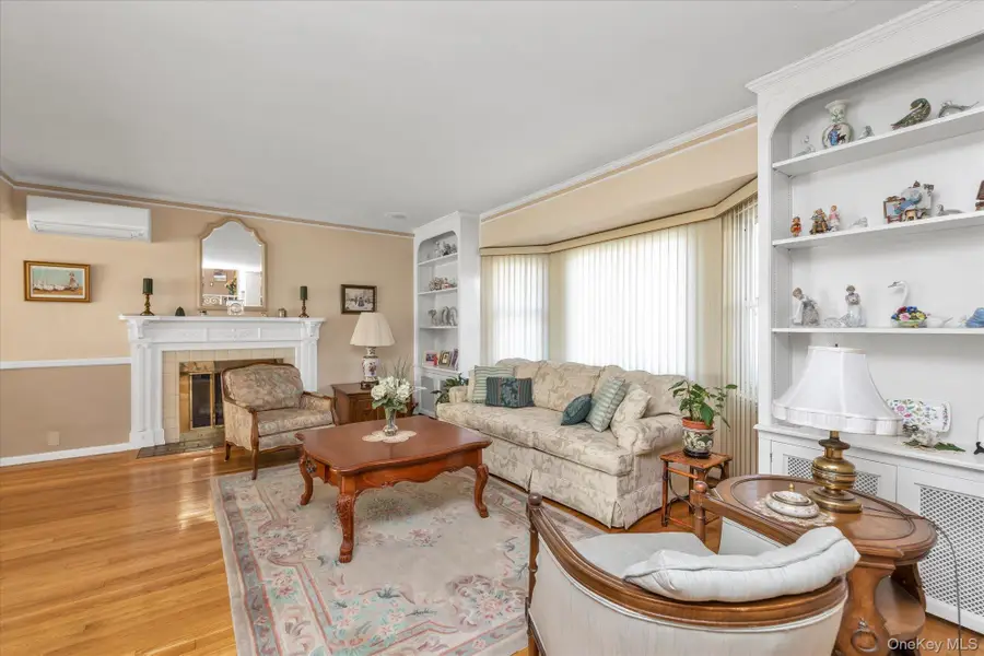 154 S Brush Drive, Valley Stream, NY 11581 - #2