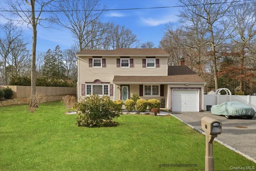 513 Starlight Drive, Shirley, NY 11967 - Image #2