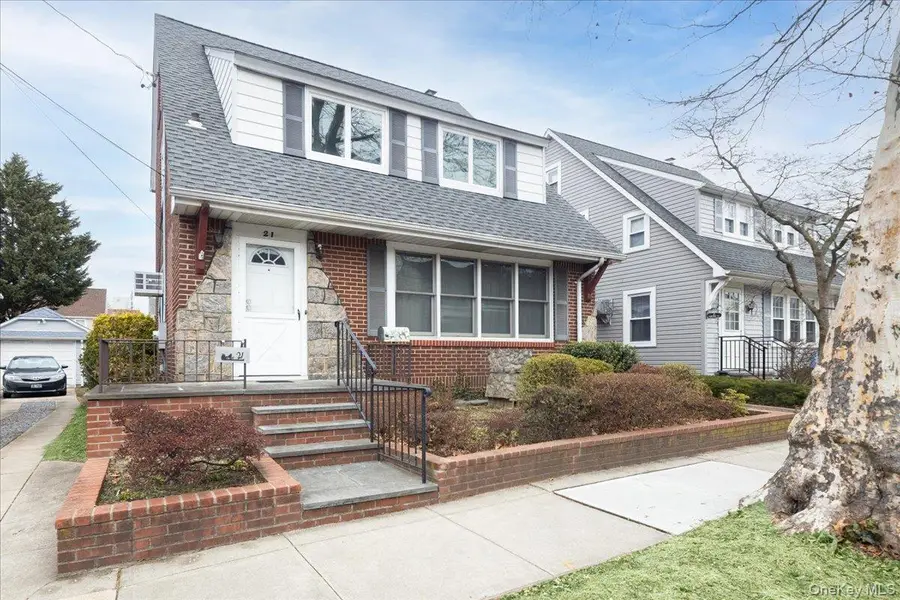 21 Cornell Street, Williston Park, NY 11596 - Image #2
