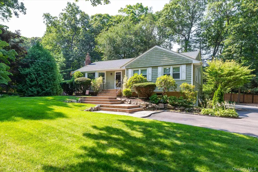 2 Meadowlark Lane, Huntington, NY 11743 - Image #2