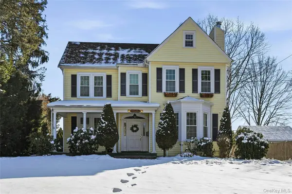 13 Walnut Street, Glen Head, NY 11545