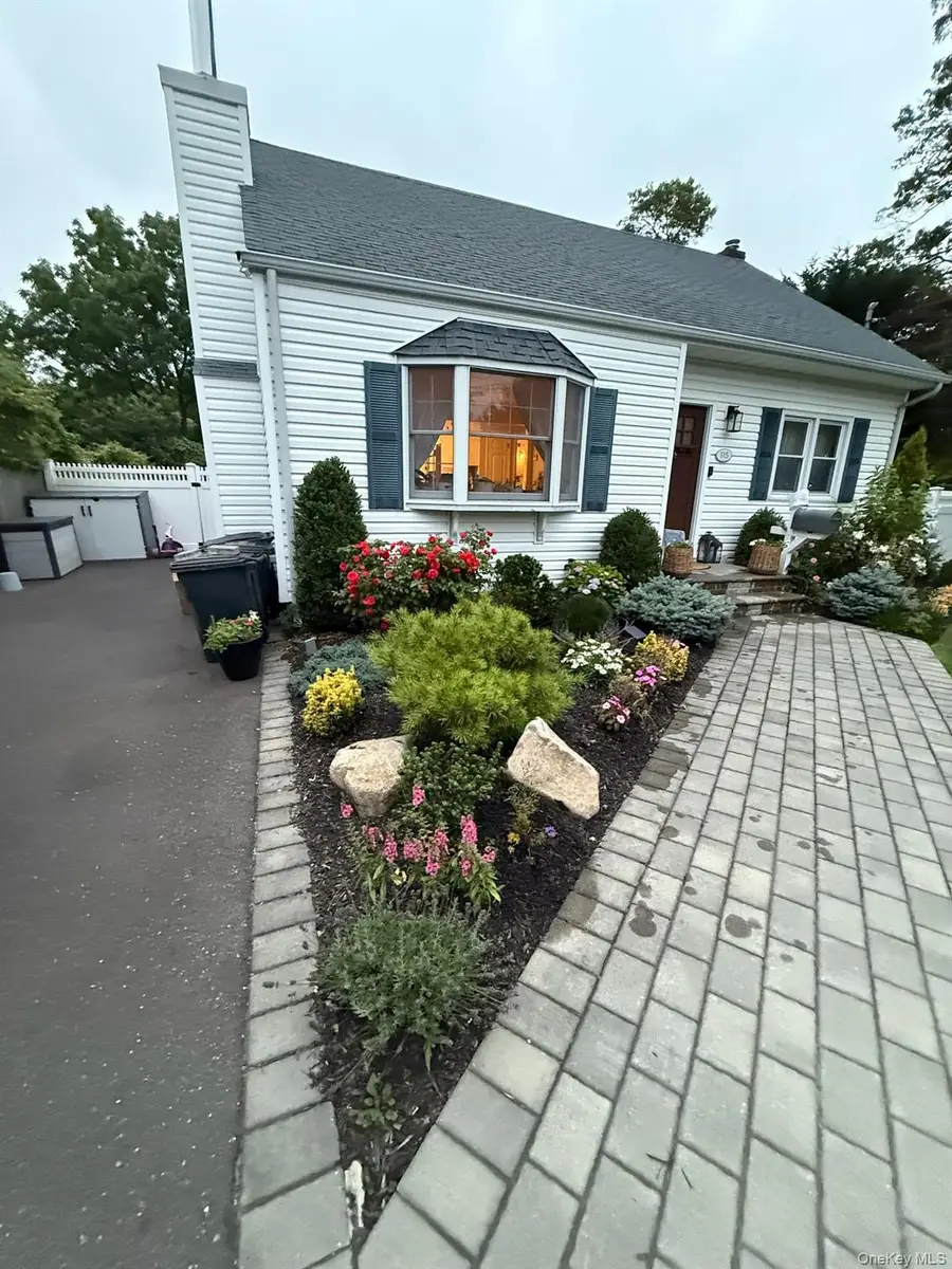 115 Academy Street, Bayport, NY 11705 - Image #2