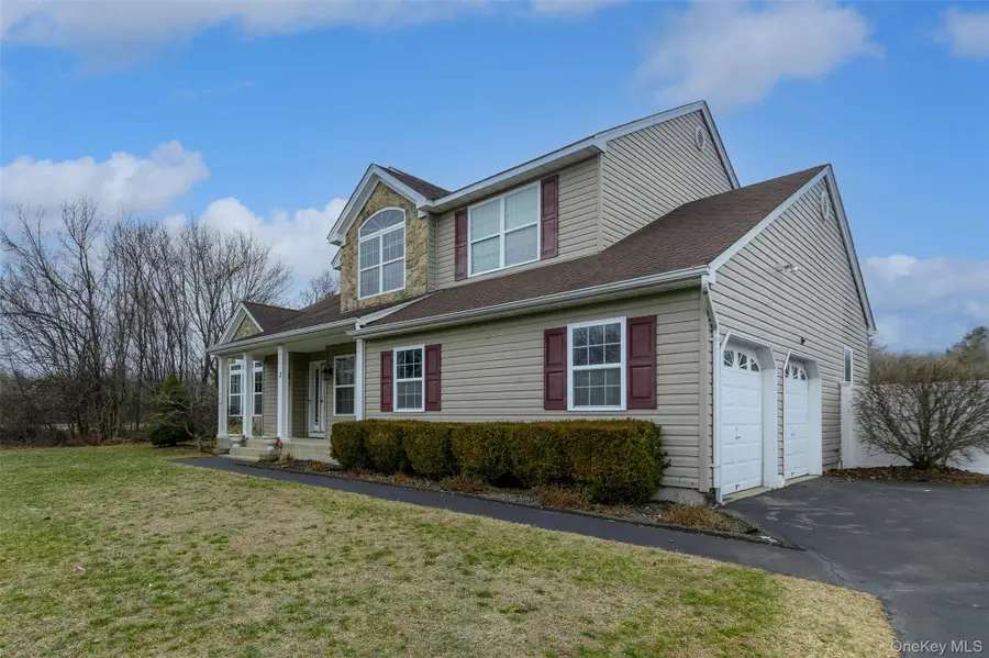 3 Sweetgum Lane, Miller Place, NY 11764 - Image #2