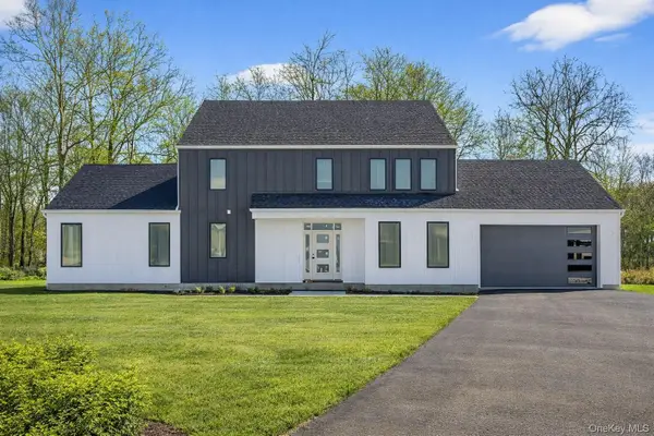 24 Wildwood Drive, Rock Tavern, NY 12575