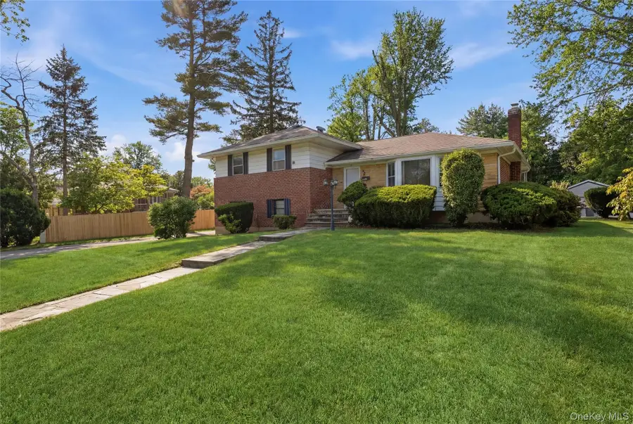 12 Viola Drive, Glen Cove, NY 11542 - Image #2