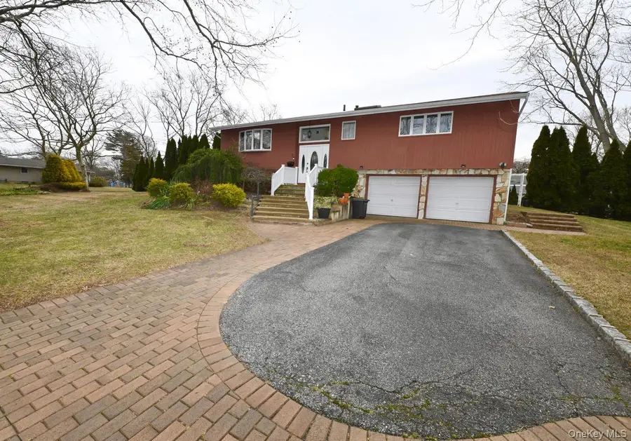 7 Mcnulty Street, Dix Hills, NY 11746 - Image #2