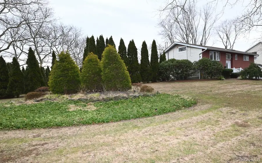 7 Mcnulty Street, Dix Hills, NY 11746 - Image #3
