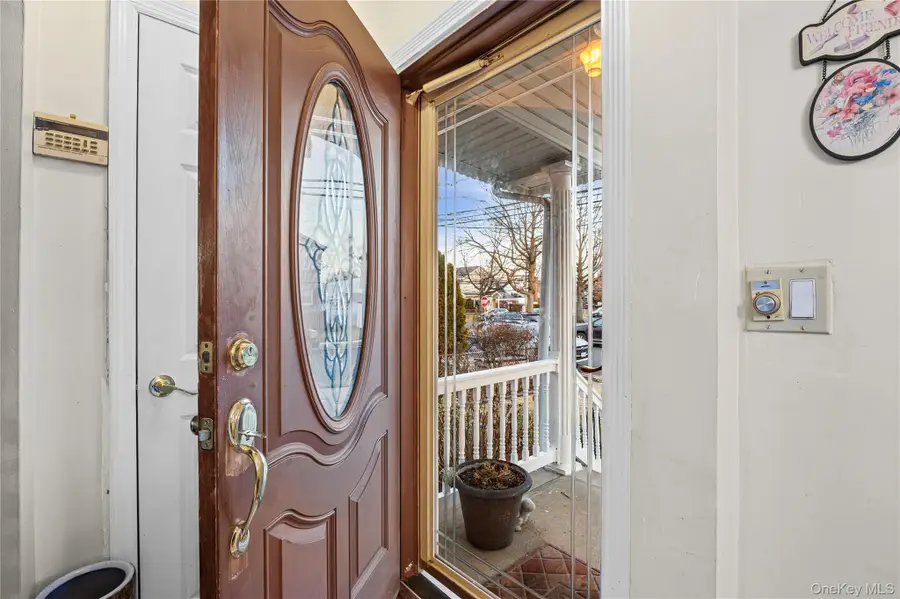 25 Everett Street, Valley Stream, NY 11580 - #2