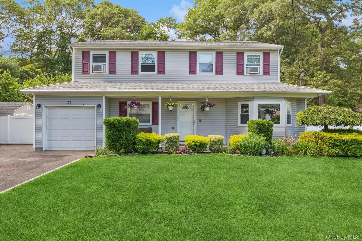 23 Foxboro Avenue, Farmingville, NY 11738 - Image #1