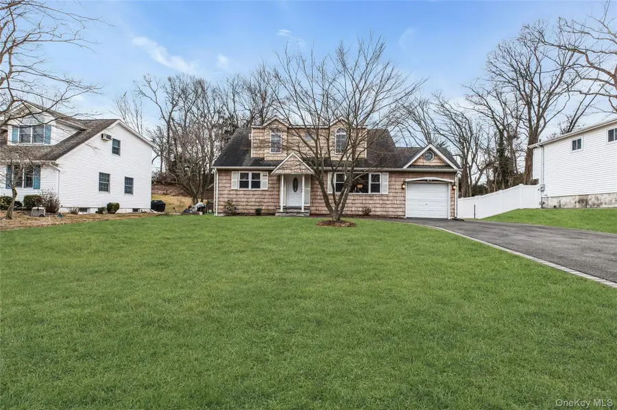 46 Falcon Drive, Hauppauge, NY 11788 - Image #2