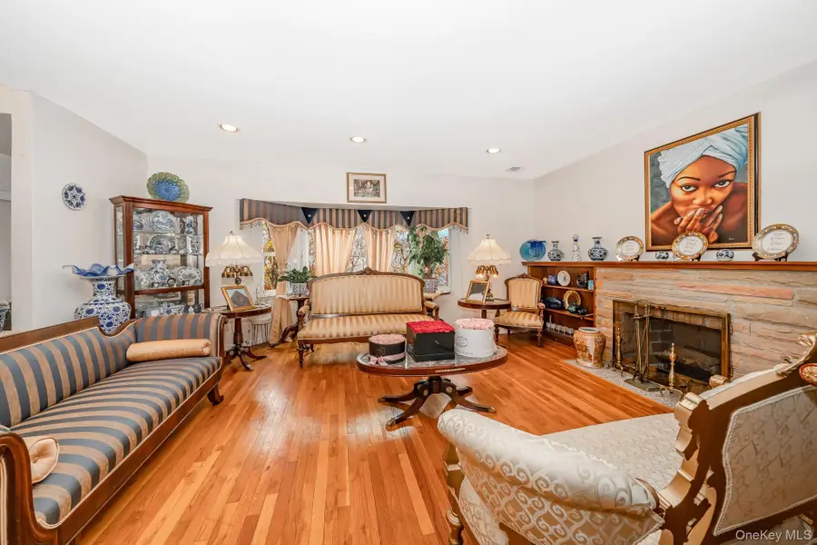 824 Lawrence Court, West Hempstead, NY 11552 - Image #3