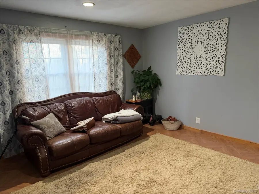 11 Bittermint, Islip, NY 11751 - Image #3