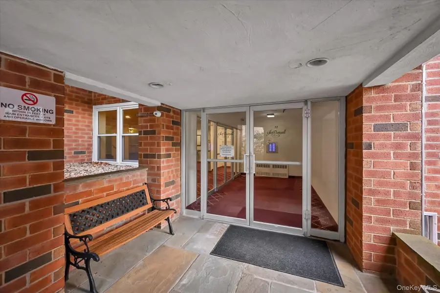 32 Pearsall Avenue #3F, Glen Cove, NY 11542 - Image #2