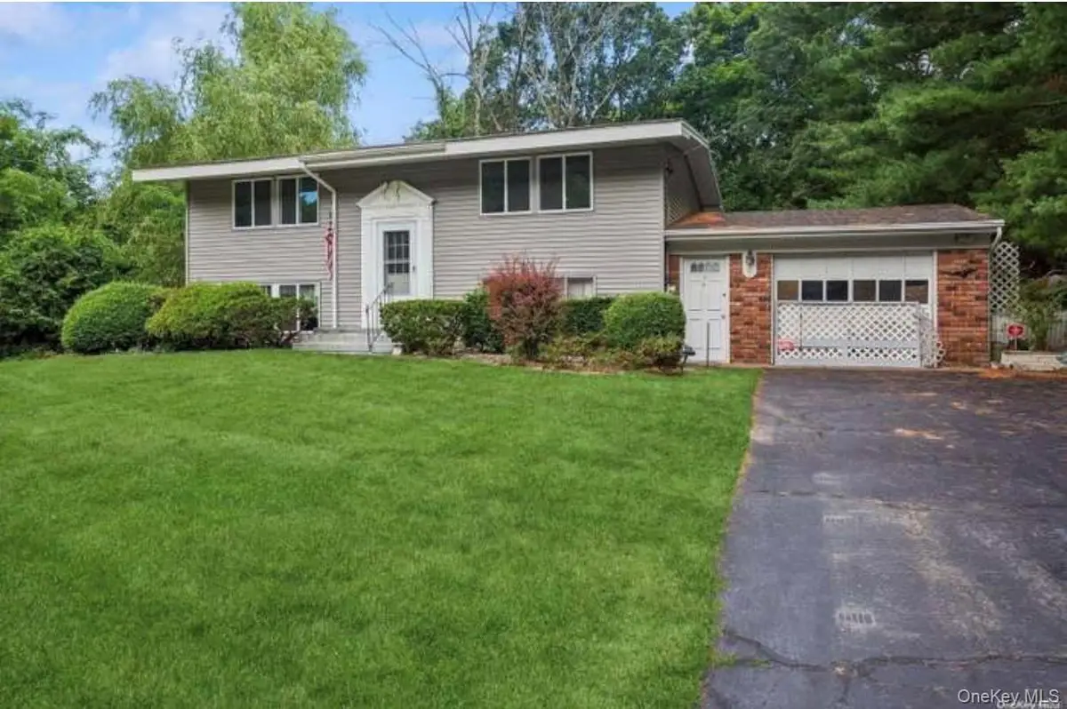 12 Deer Lane, East Setauket, NY 11733 - #1