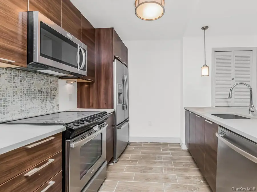 701 Ridge Hill Boulevard #1D, Yonkers, NY 10710 - Image #2