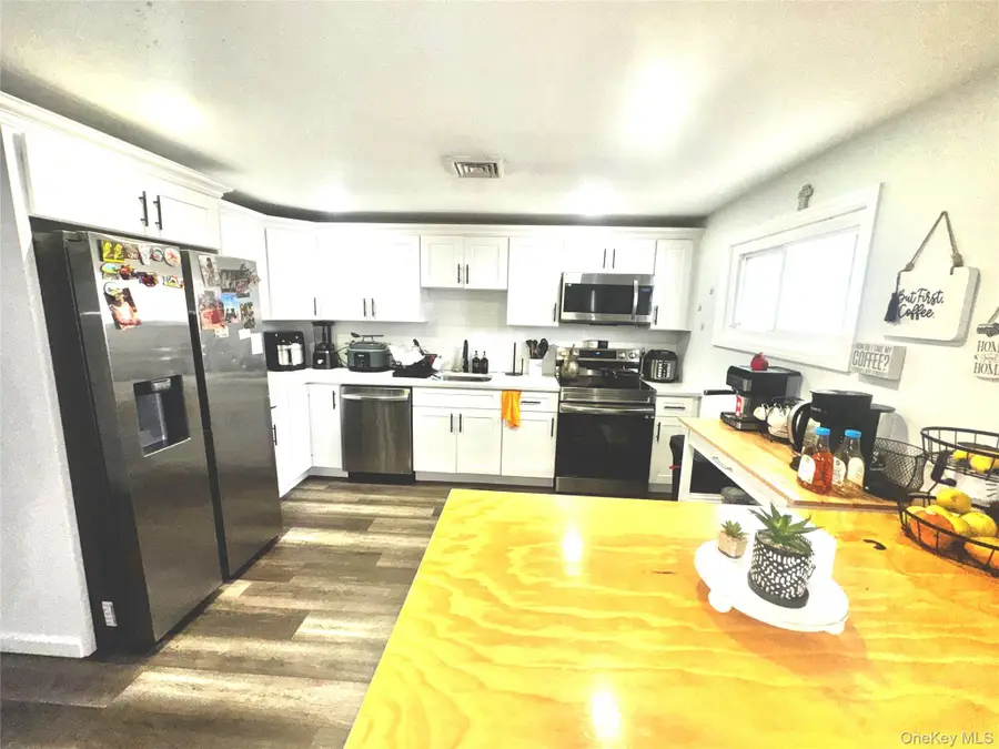 6 Victoria Place, Mastic Beach, NY 11951 - Image #3