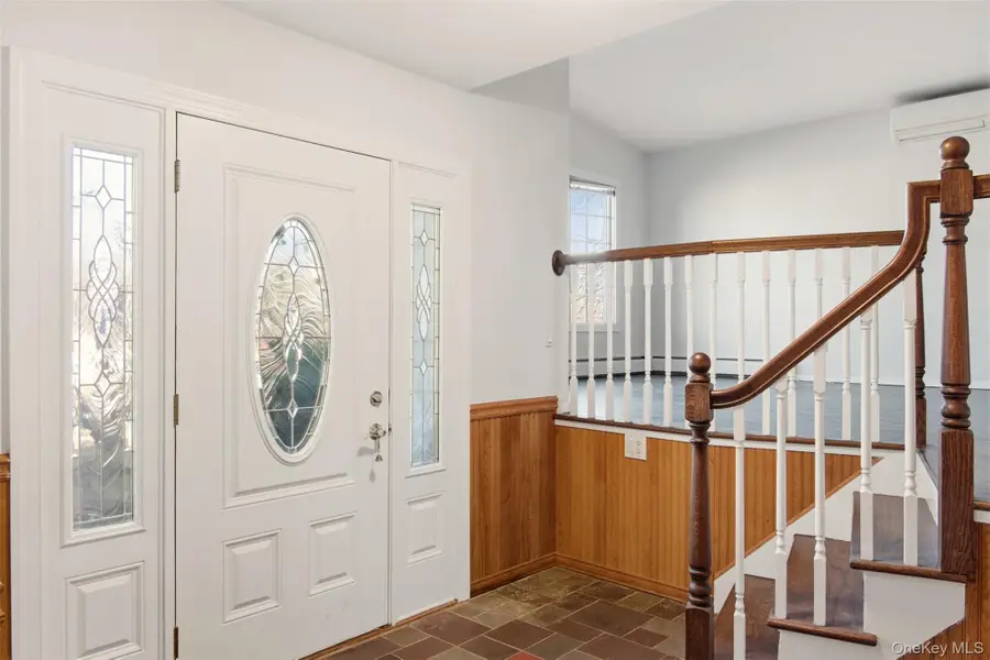 111 Schneider Lane, Hauppauge, NY 11788 - Image #3