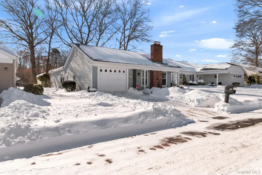 475 Stratford Lane, Ridge, NY 11961 - Image #2