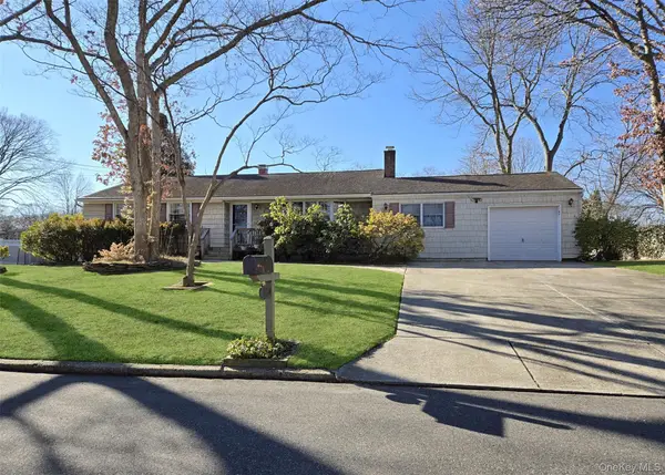 38 Woodbury Road, Farmingville, NY 11738