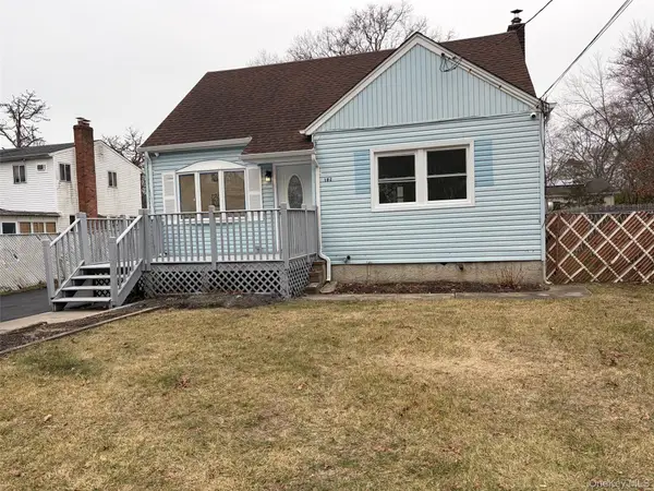 182 Lexington Road, Shirley, NY 11967