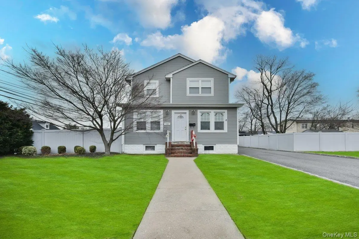116 15th Avenue, West Babylon, NY 11704 - #1