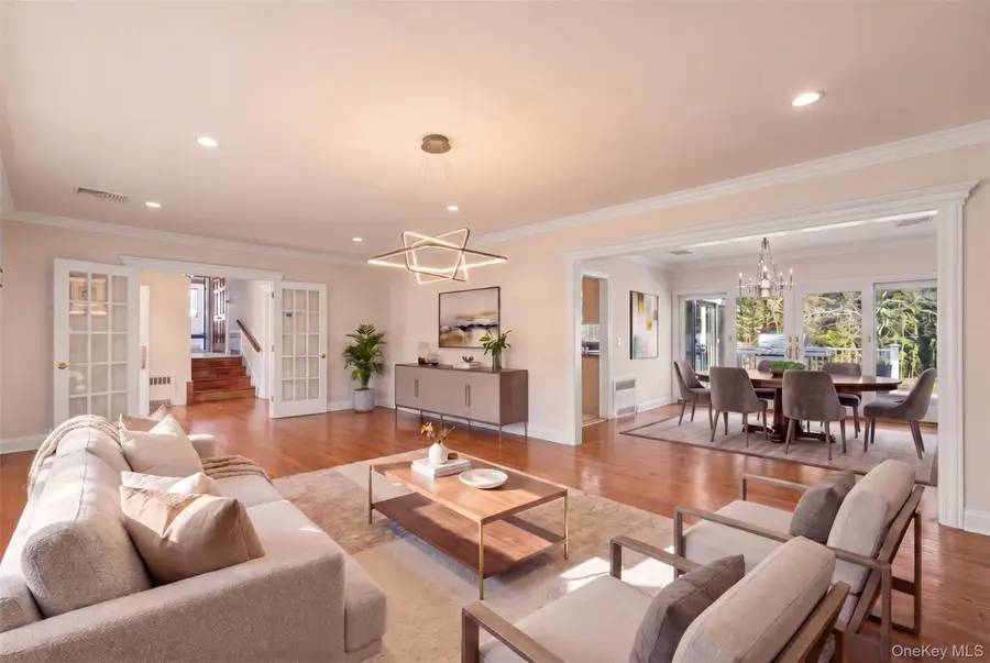 6 Luquer Road, Manhasset, NY 11030 - #3