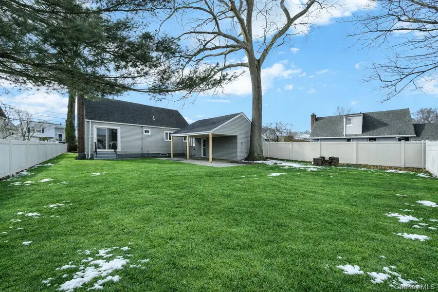 450 Rhodes Lane, West Hempstead, NY 11552 - Image #3