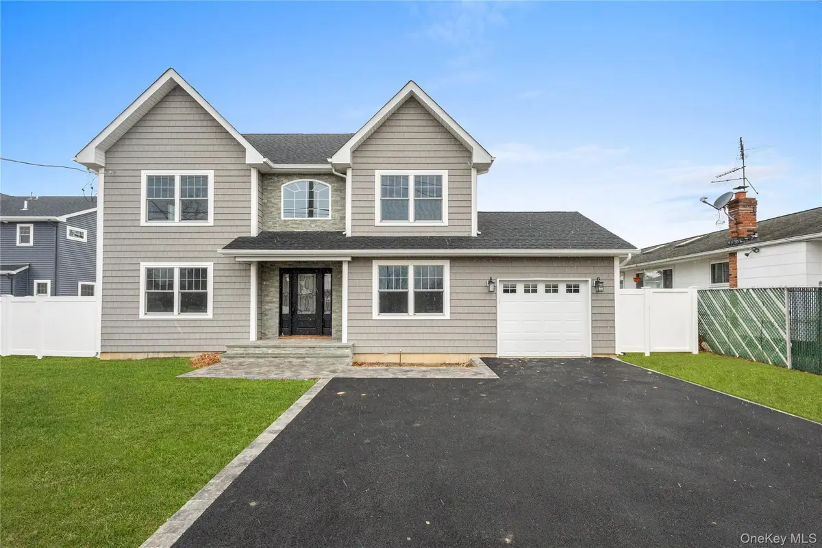 961 N Broadway, Massapequa, NY 11758 - Image #1