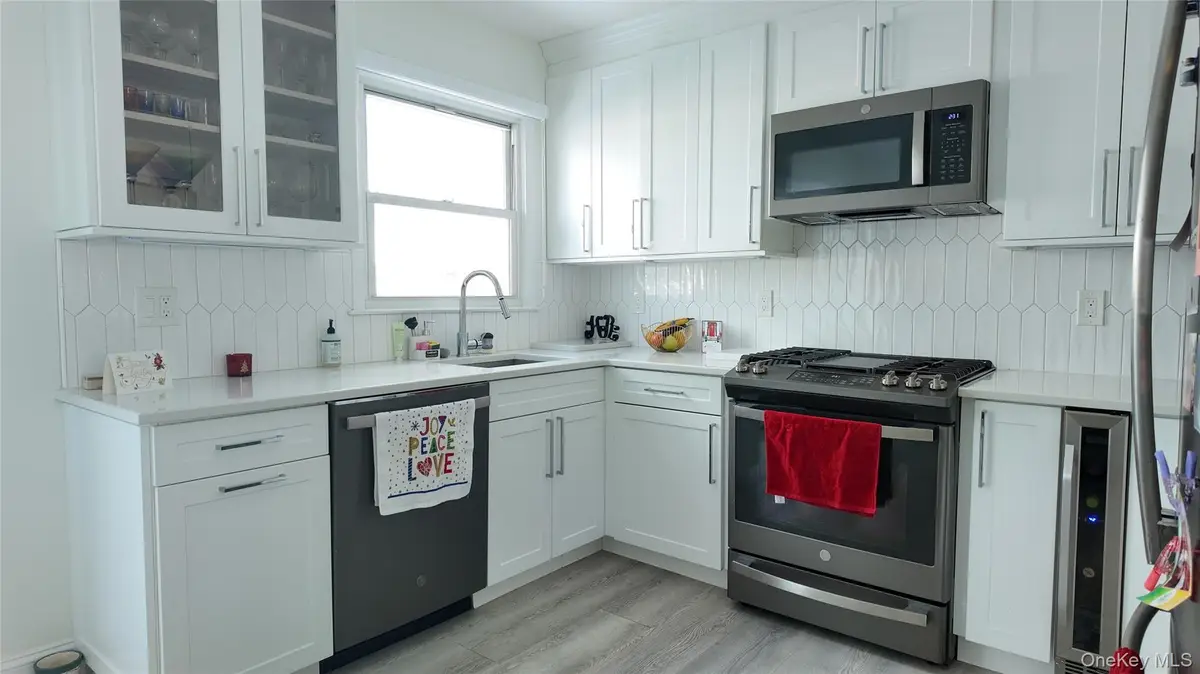 10 Lenox Court Court #807, Suffern, NY 10901 - Image #1