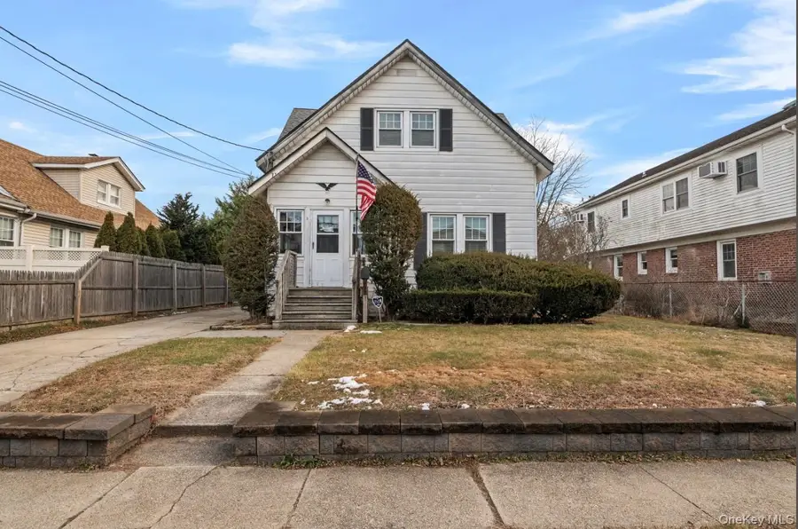 5 Cedar Avenue, Farmingdale, NY 11735 - Image #2