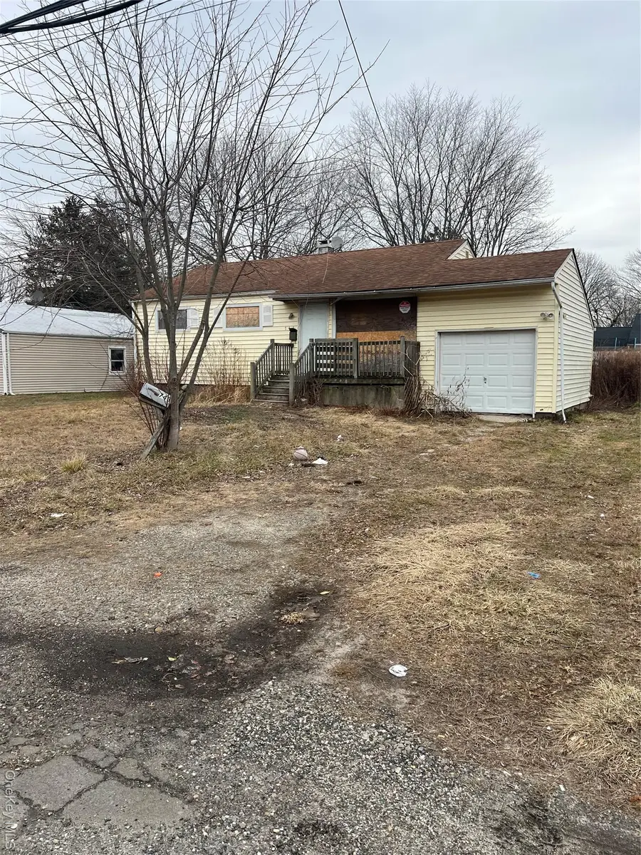 743 Hoffman Avenue, Bellport, NY 11713 - Image #2