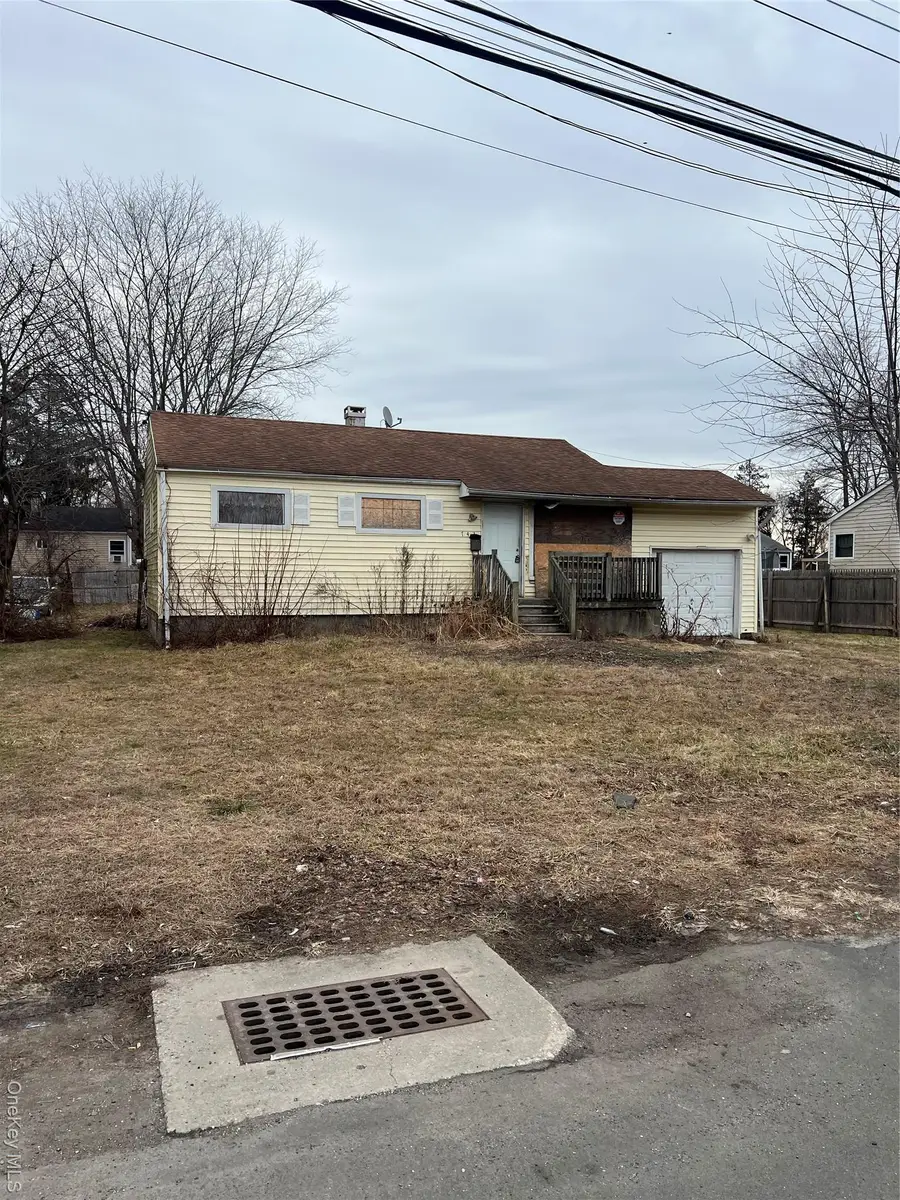 743 Hoffman Avenue, Bellport, NY 11713 - Image #3
