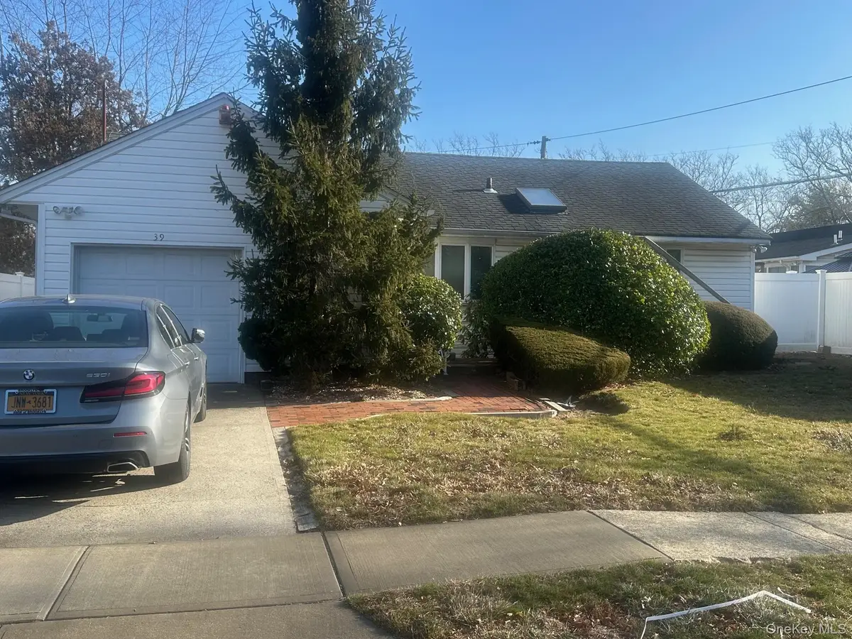 39 Laurel Hill Drive, Valley Stream, NY 11581 - #1