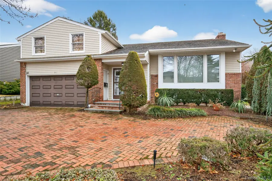 50 Netto Lane, Plainview, NY 11803 - Image #2