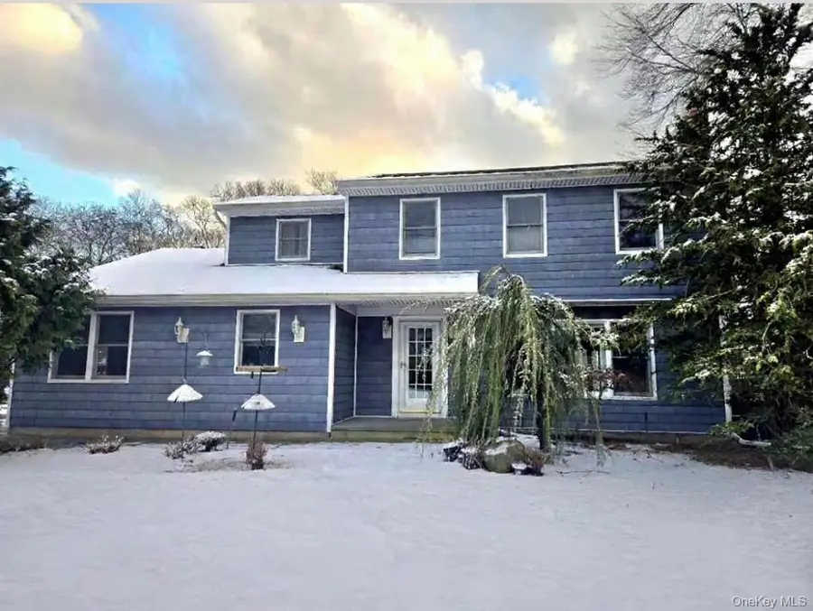 22 Rustic Road, Yaphank, NY 11980 - Image #2