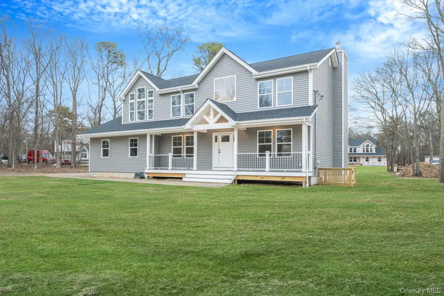 39 Locust Avenue S, Medford, NY 11763 - Image #3