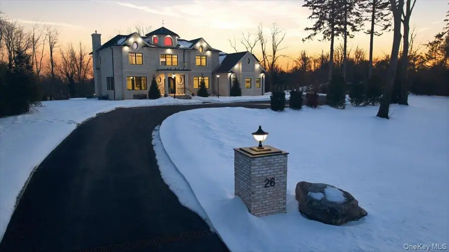 26 Saint Andrews Court, Old Westbury, NY 11568 - #2