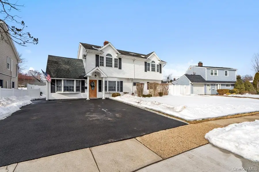 33 Skylark Lane, Levittown, NY 11756 - #3