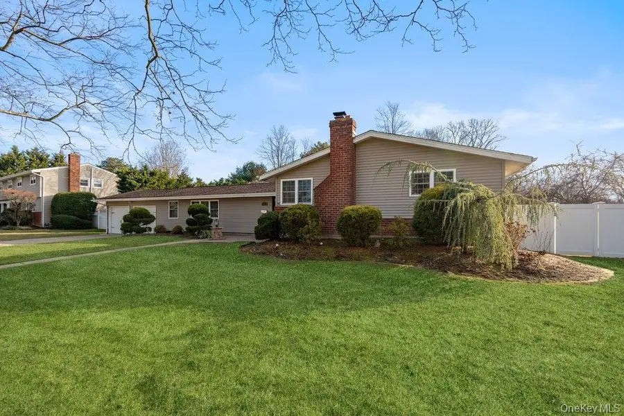 11 Cedar Crest Drive, Dix Hills, NY 11746 - #2