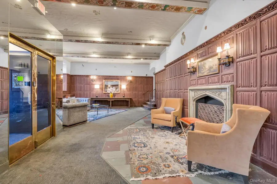 4 Maple Dr #1J, Great Neck, NY 11021 - #3