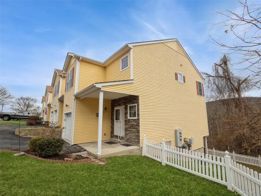 43 Aveonis Court, Fishkill, NY 12524 - Image #3