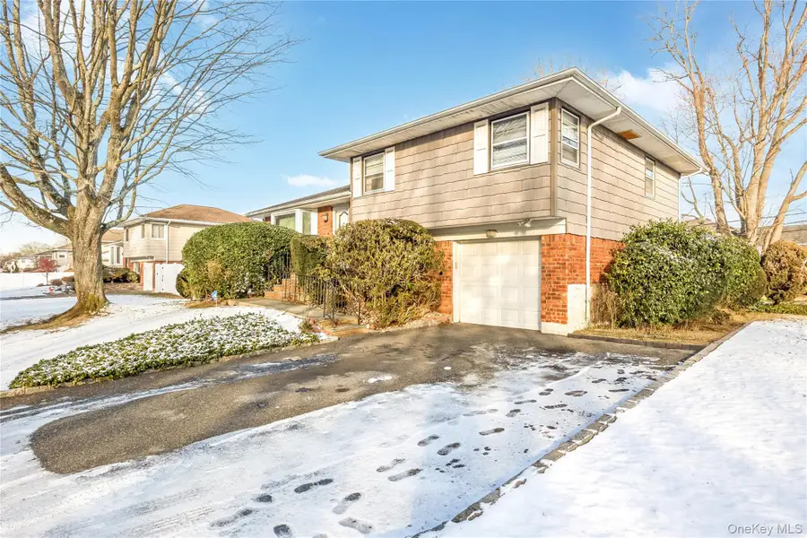 19 Parkdale Drive, Farmingdale, NY 11735 - #2