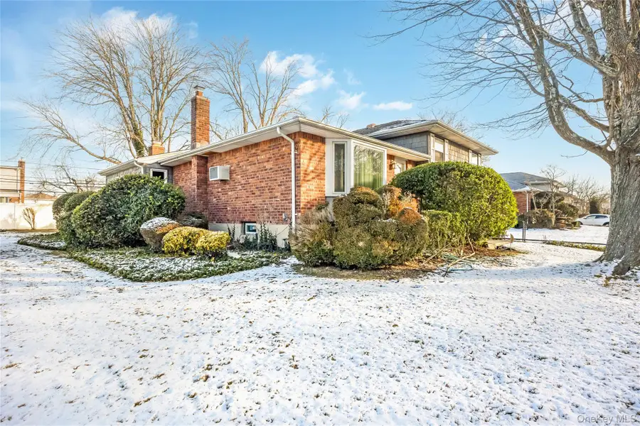 19 Parkdale Drive, Farmingdale, NY 11735 - #3