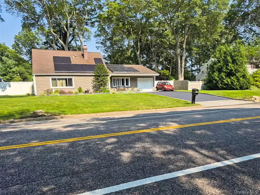 1039 Sipp Avenue, Medford, NY 11763 - Image #2