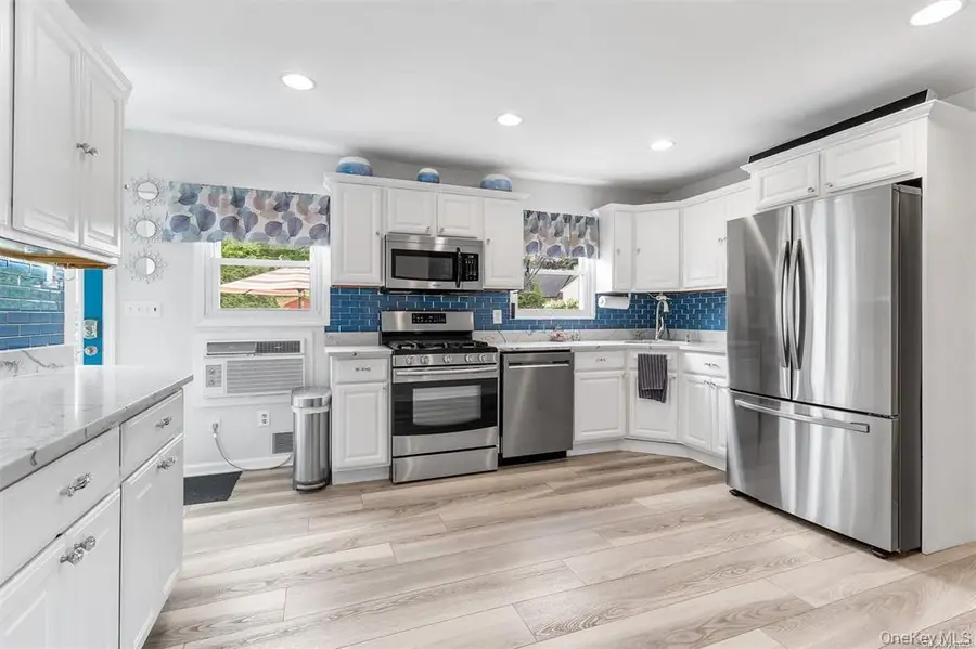 71 Hunter Lane, Centereach, NY 11720 - Image #3