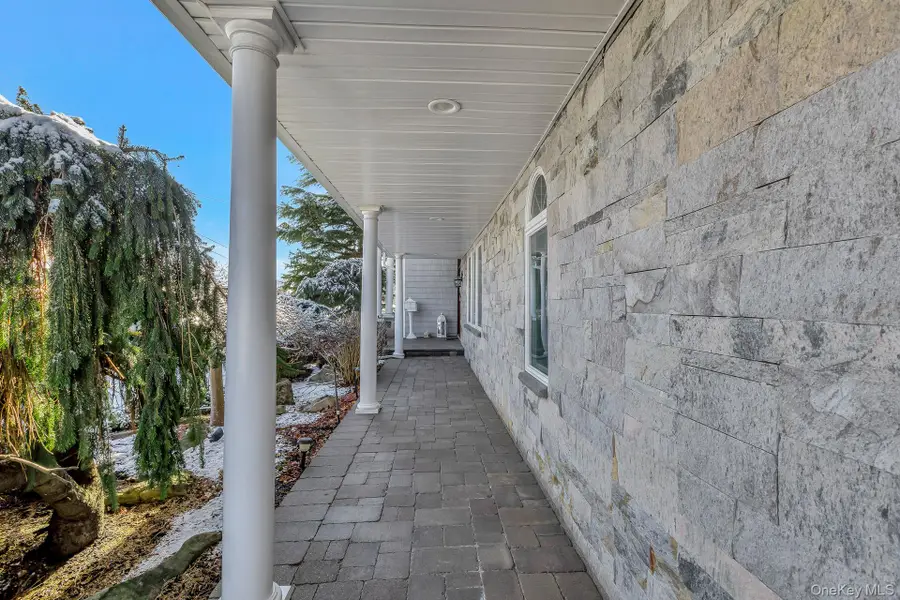 110 Thornwood Road, Massapequa Park, NY 11762 - Image #2