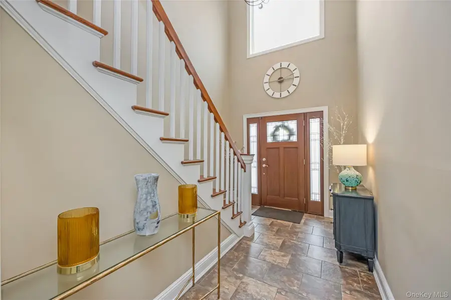 120 Neptune Place, Massapequa, NY 11758 - Image #3