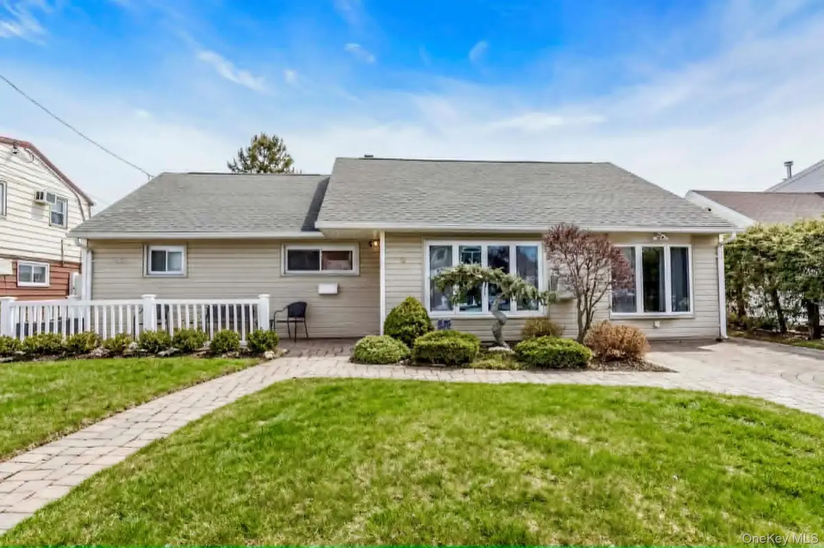 9 Blanche Street, Plainview, NY 11803 - #1