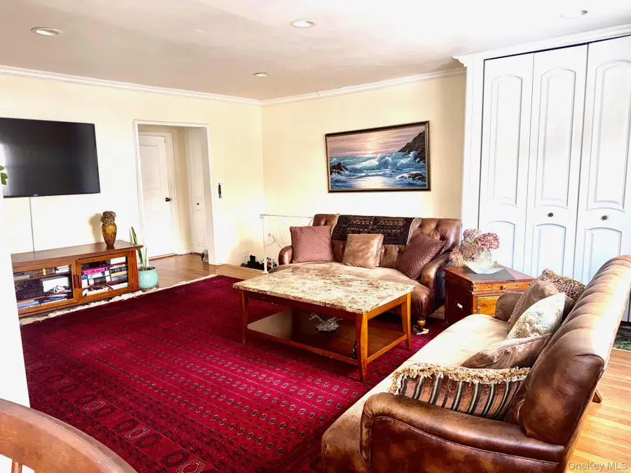 196-40 Pompeii Avenue #2B, Hollis, NY 11423 - Image #3