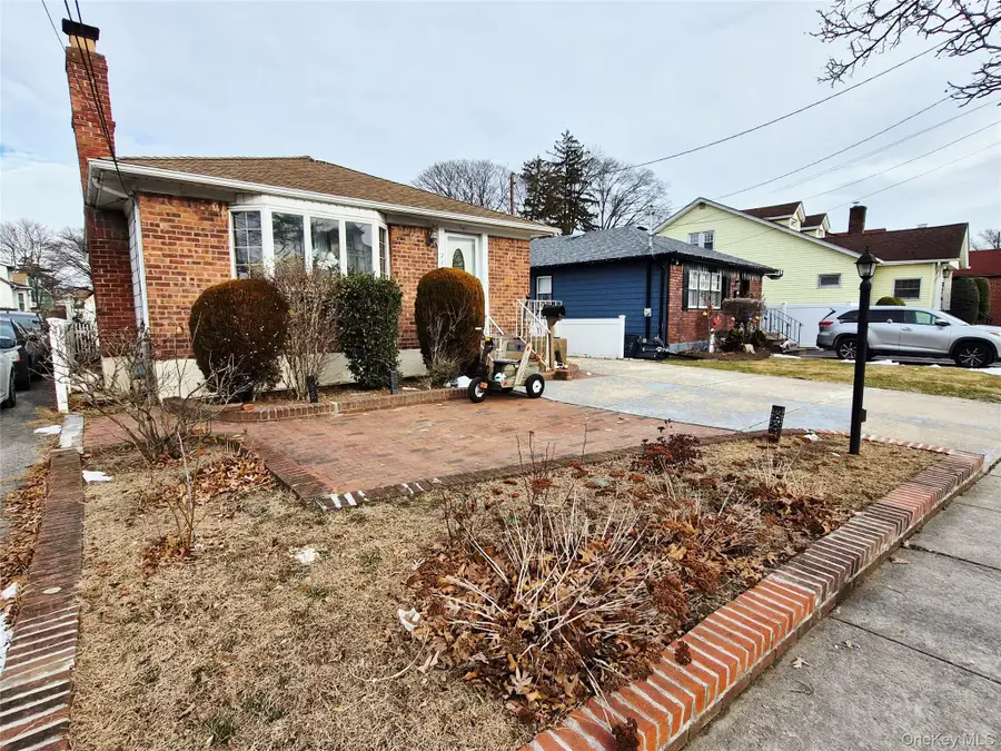225 E Mineola Avenue, Valley Stream, NY 11580 - Image #2